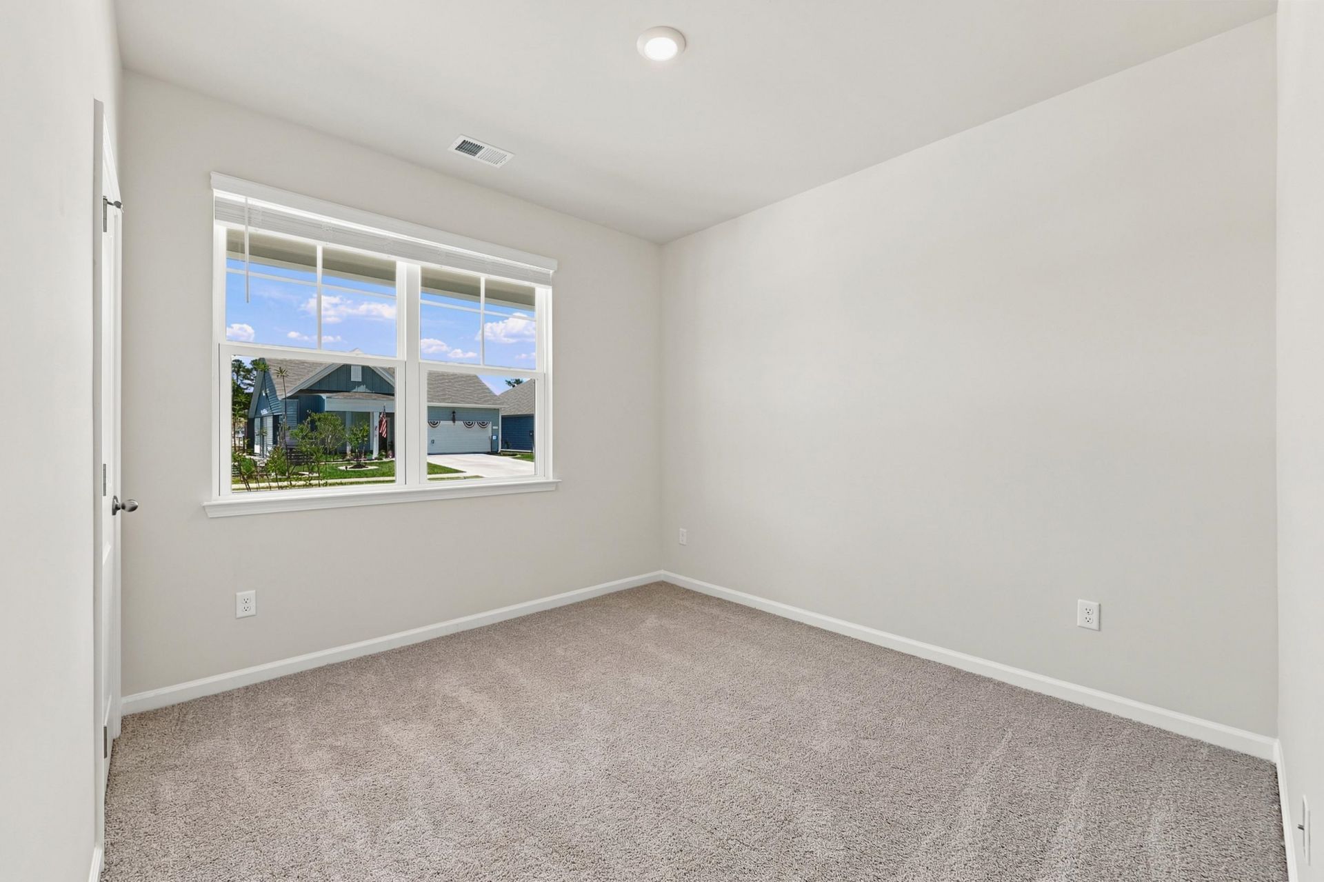 310 Ridley St  Photo 14