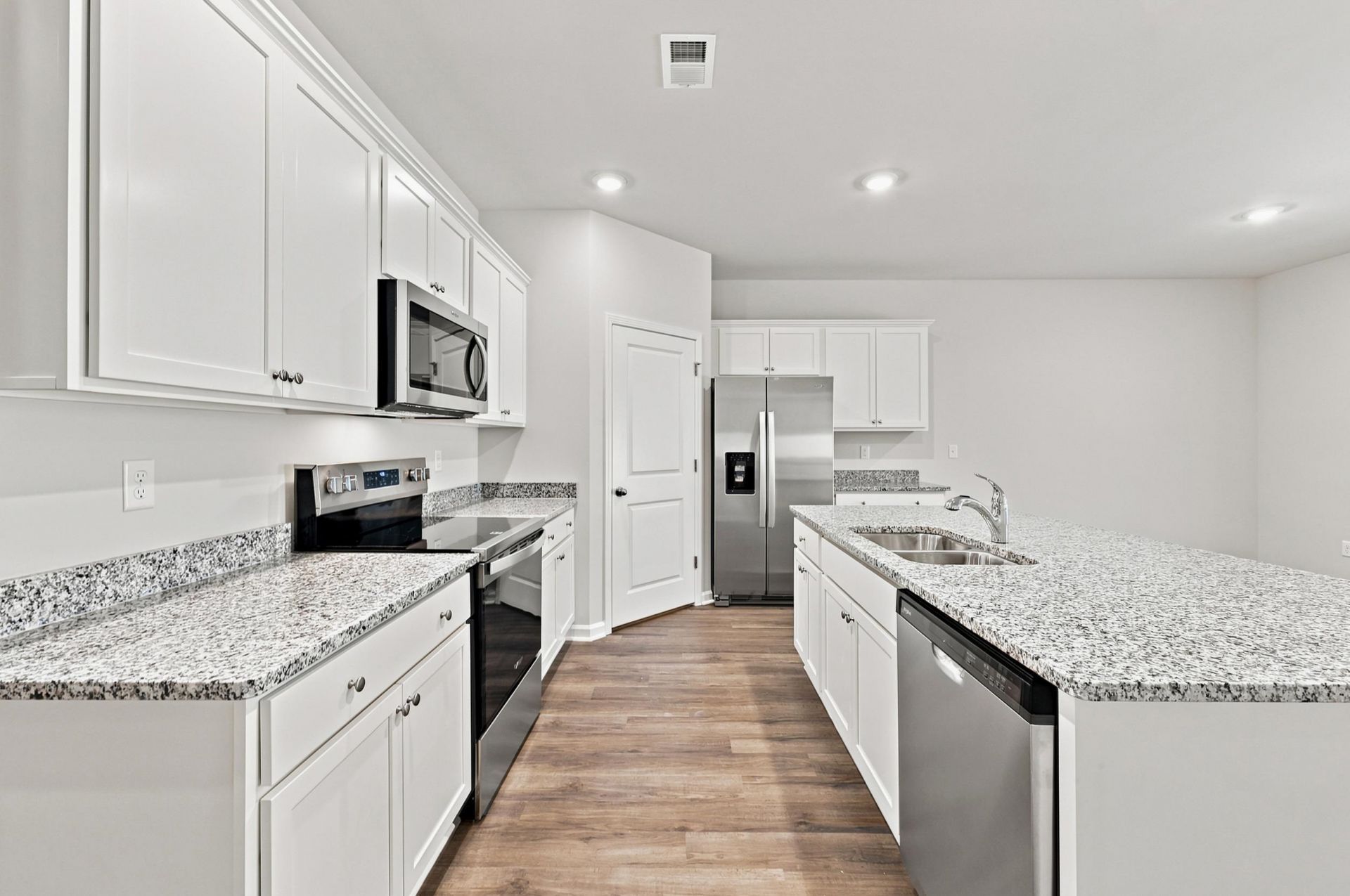 310 Ridley St  Photo 21