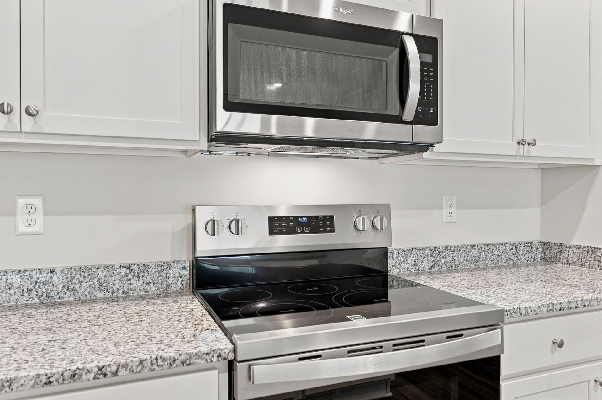 310 Ridley St  Photo 23