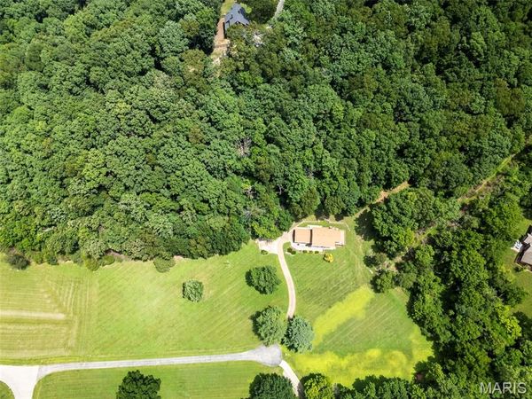 3672 Hawks Rest Road , Wildwood, MO 63069