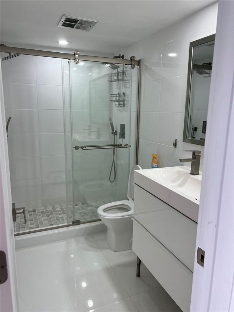 625 Antioch Avenue, Unit 107, Fort Lauderdale, FL 33304 Photo