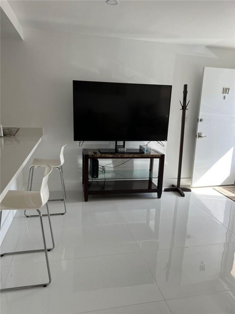 625 Antioch Avenue, Unit 107, Fort Lauderdale, FL 33304 Photo