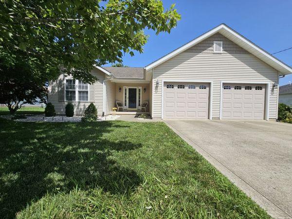 404 W Beacon Court , Mt Vernon, IL 62864