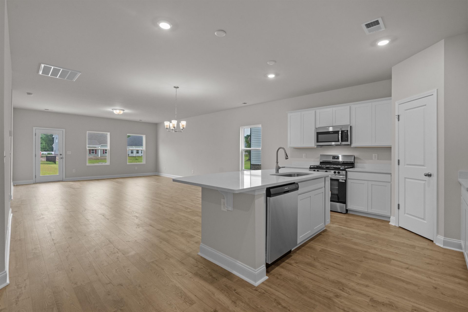 3005 Spain Ln. Photo 5