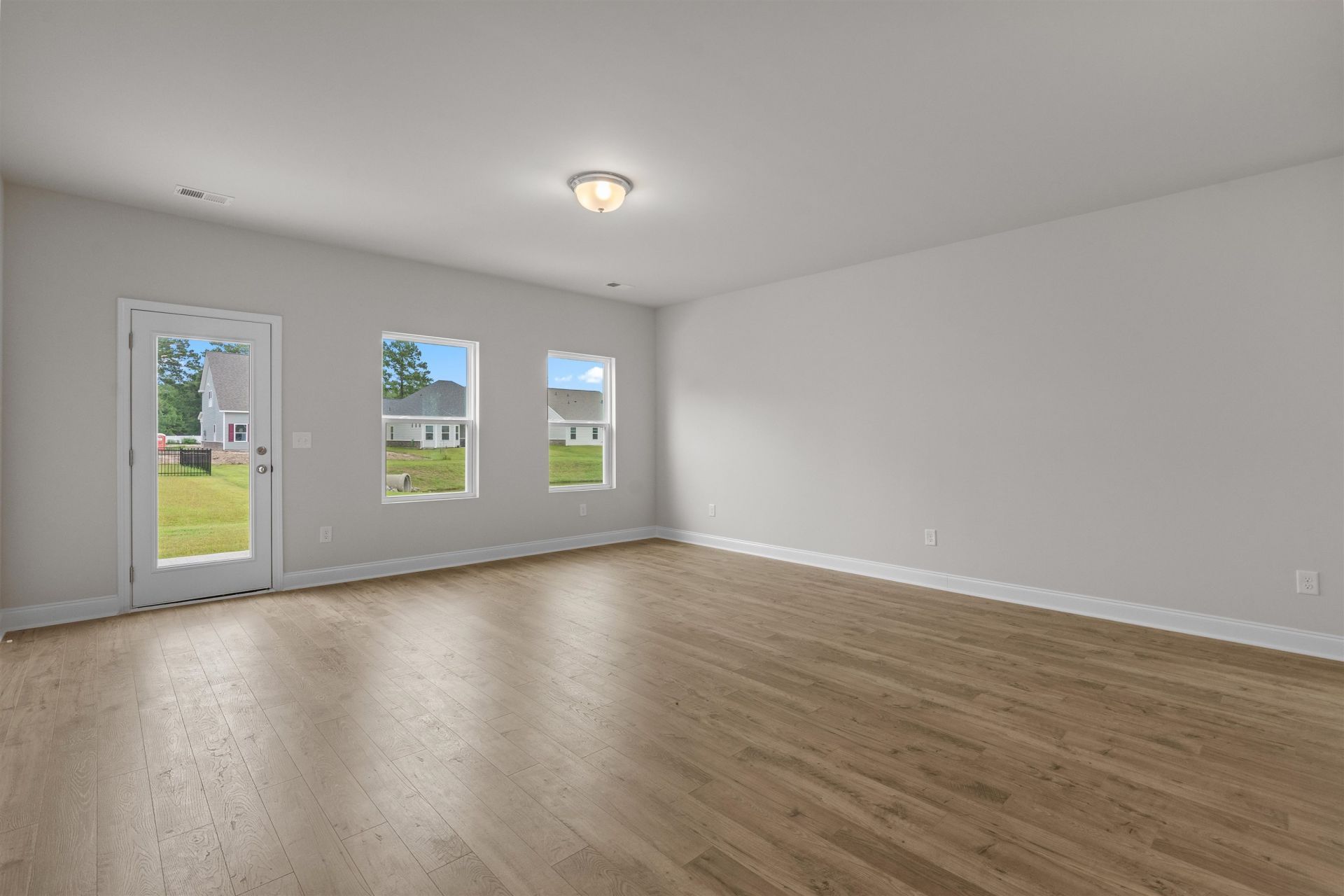3005 Spain Ln. Photo 6