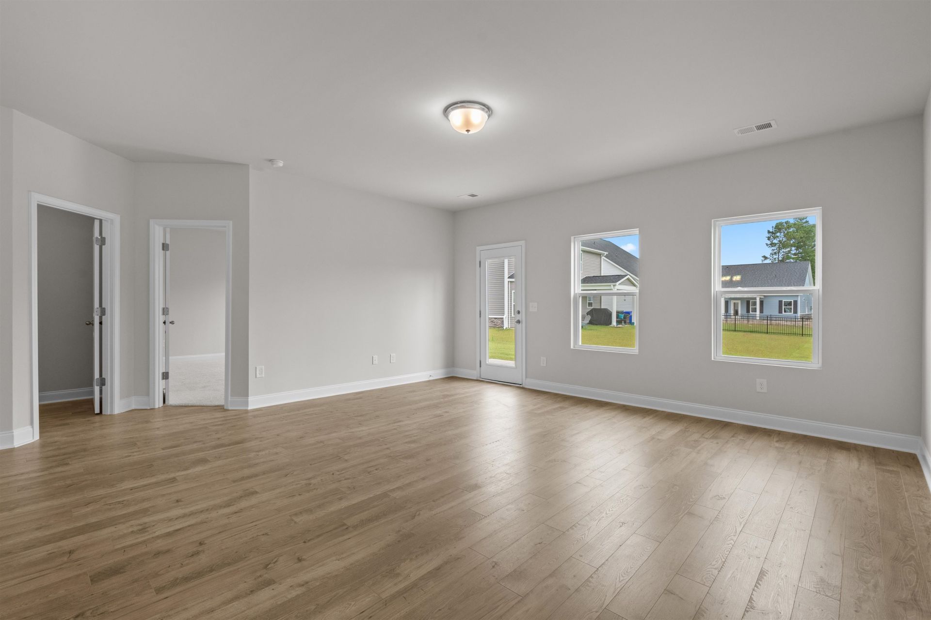 3005 Spain Ln. Photo 7