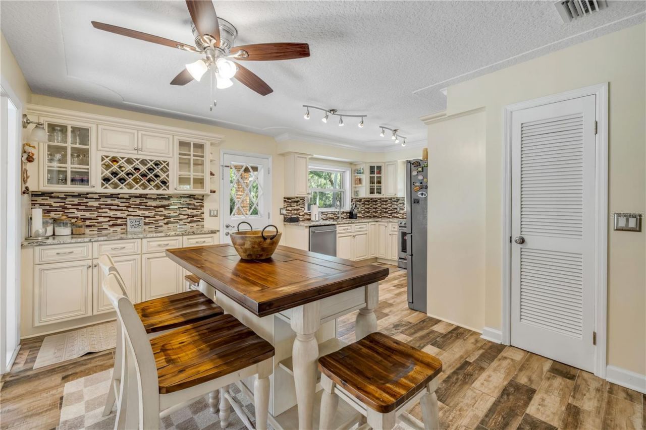 800 Hidden Oaks Lane, Oak Hill, FL 32759 Photo