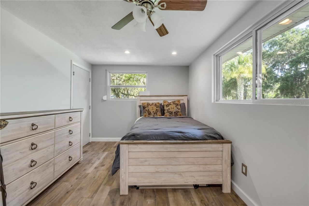 800 Hidden Oaks Lane, Oak Hill, FL 32759 Photo