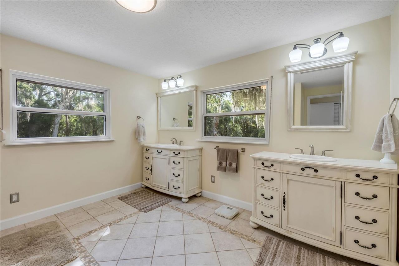 800 Hidden Oaks Lane, Oak Hill, FL 32759 Photo