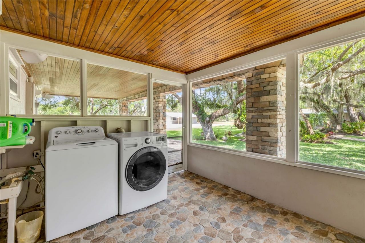 800 Hidden Oaks Lane, Oak Hill, FL 32759 Photo