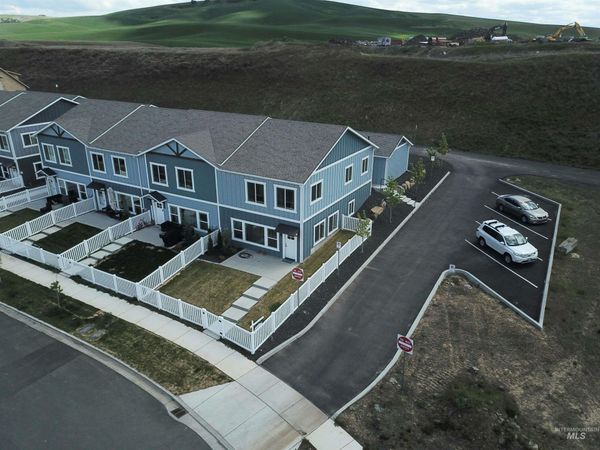 1215 Edington Ave, Moscow, ID 83843