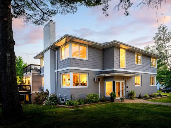 225 N 26th Avenue E, Duluth, MN 55812