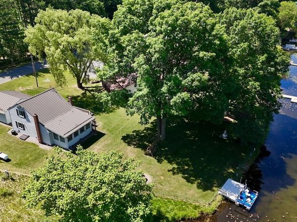 10041 Birch Drive, Riverdale, MI 48877