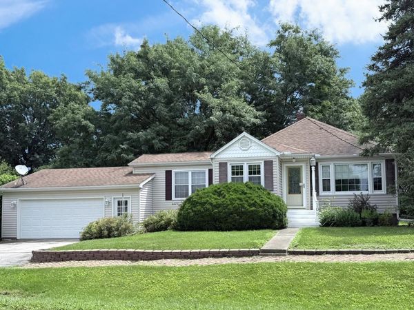 109 S STATE Street, Henderson, IL 61439