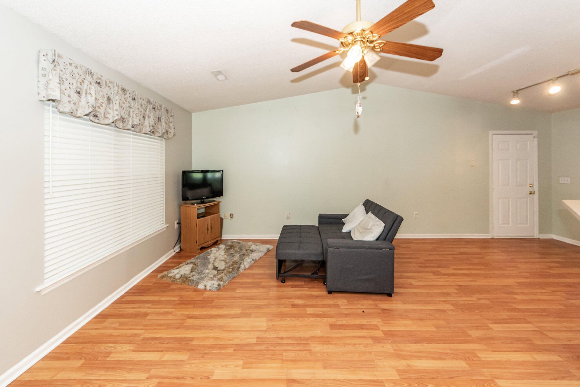 3347 Walter Drive Photo 6