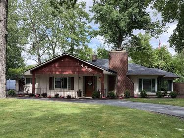 1475 Avondale Street, Sylvan Lake, MI 48320