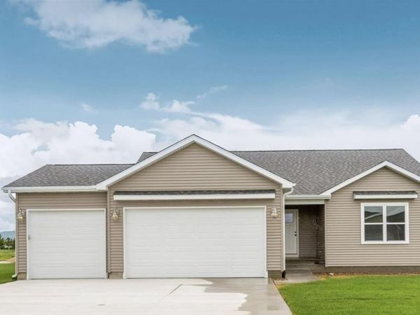 4005 Broomfield Drive, Cedar Falls, IA 50613