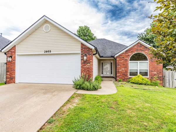 2955 Orchard Street , Springdale, AR 72764