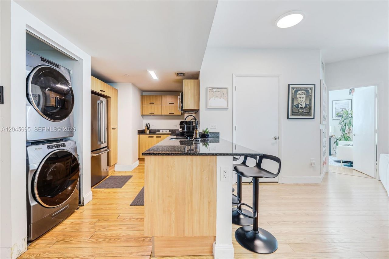 350 S Miami Ave , Unit 2104, Miami, FL 33130 Photo