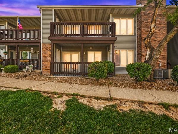 1008 King Drive, Unit 2D, St Charles, MO 63303