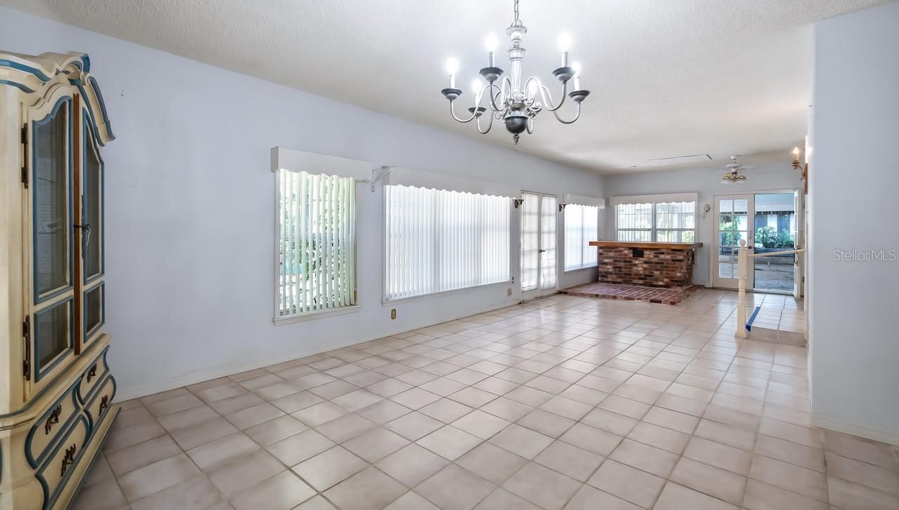 127 E Laurel Avenue, Howey in the Hills, FL 34737 Photo