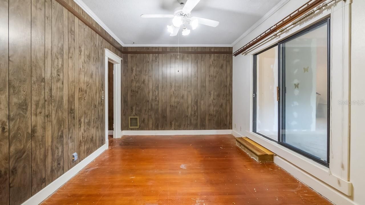 127 E Laurel Avenue , Howey in the Hills, FL 34737 Photo