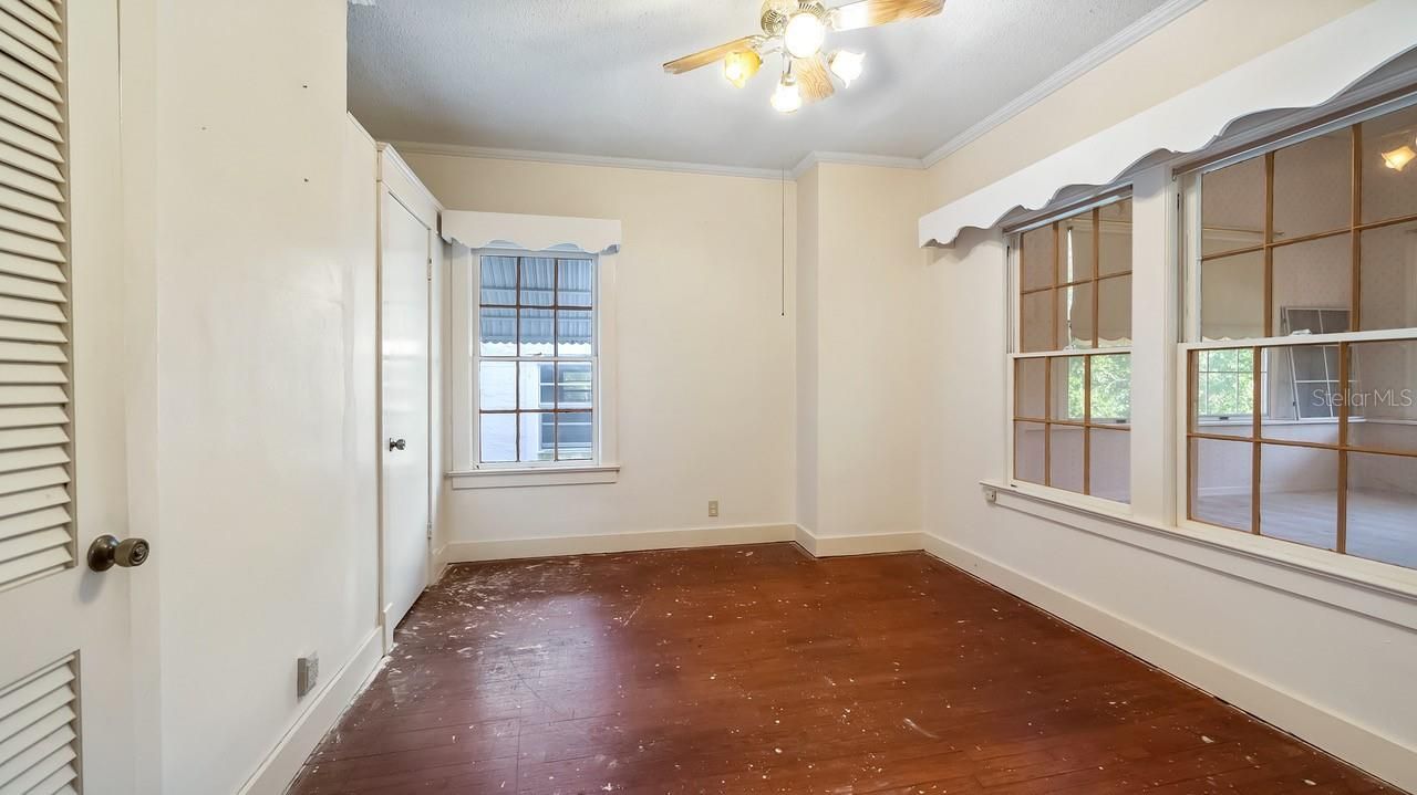 127 E Laurel Avenue , Howey in the Hills, FL 34737 Photo