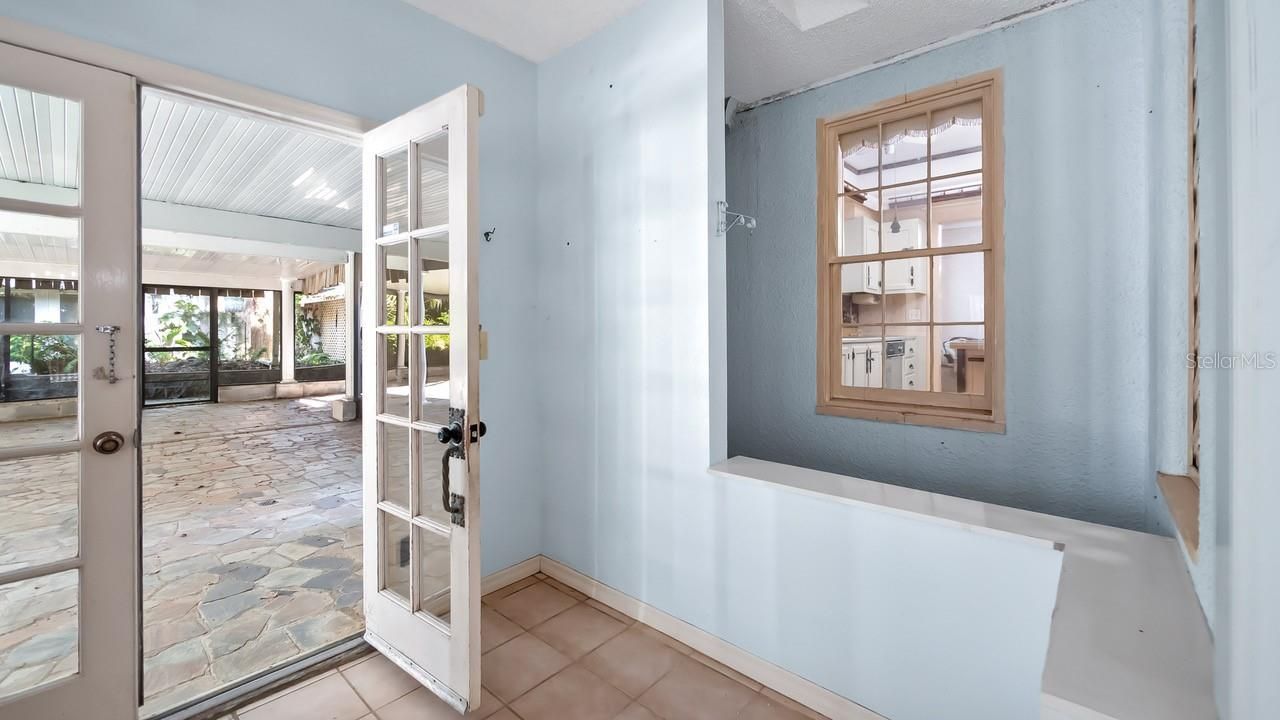 127 E Laurel Avenue , Howey in the Hills, FL 34737 Photo
