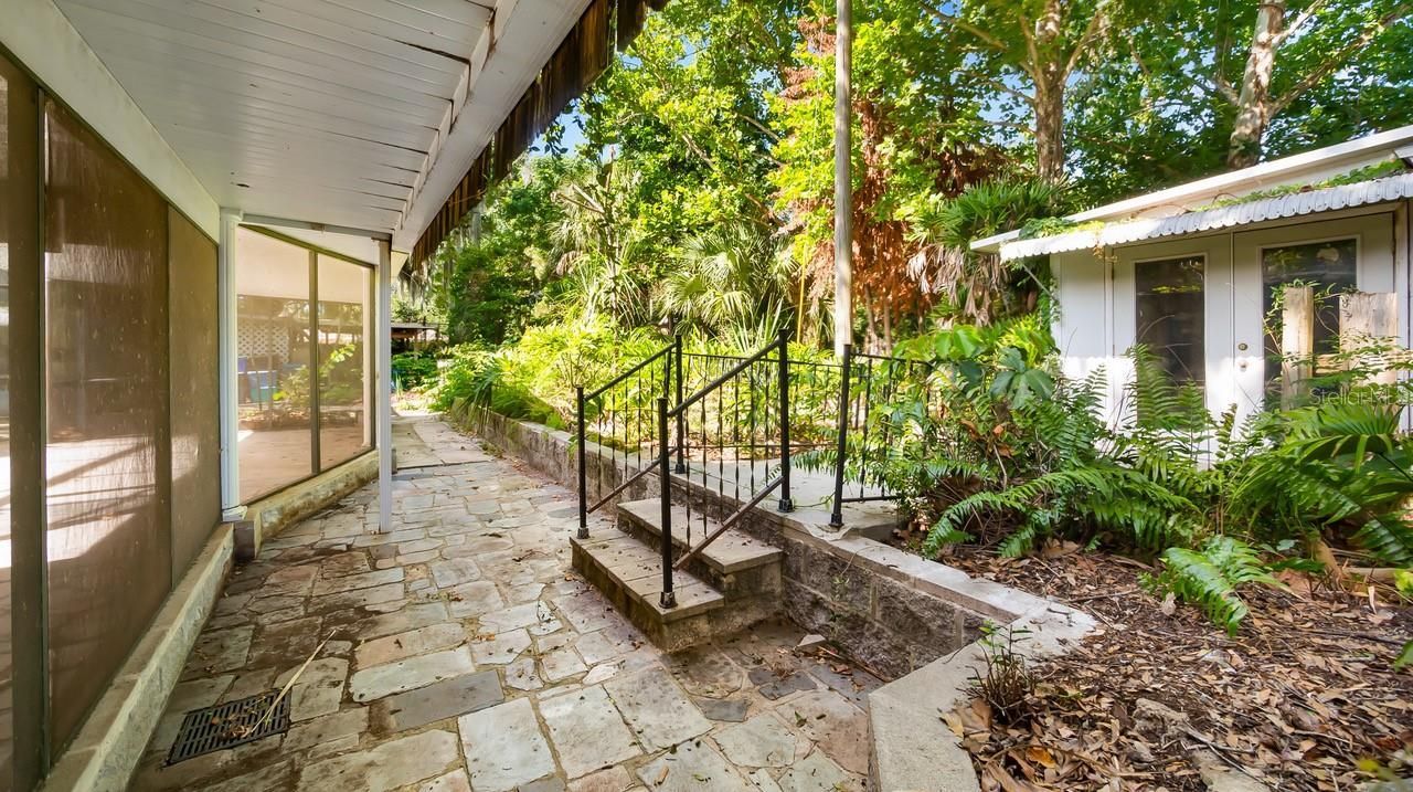 127 E Laurel Avenue, Howey in the Hills, FL 34737 Photo