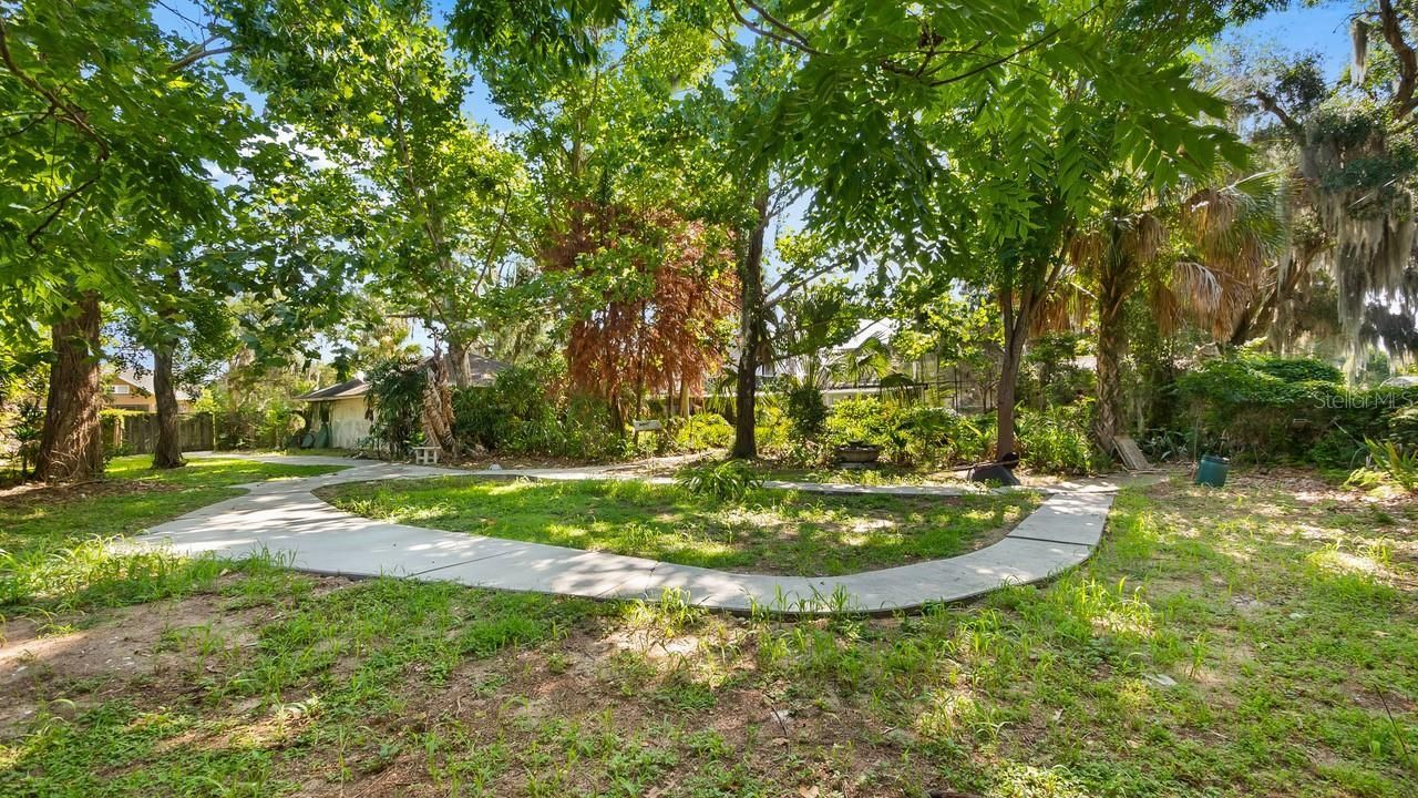 127 E Laurel Avenue, Howey in the Hills, FL 34737 Photo
