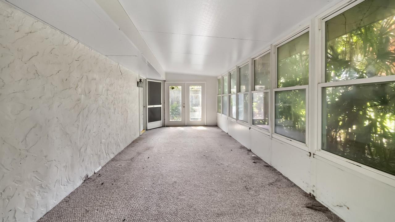 127 E Laurel Avenue , Howey in the Hills, FL 34737 Photo