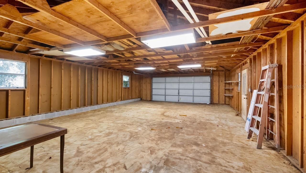 127 E Laurel Avenue, Howey in the Hills, FL 34737 Photo