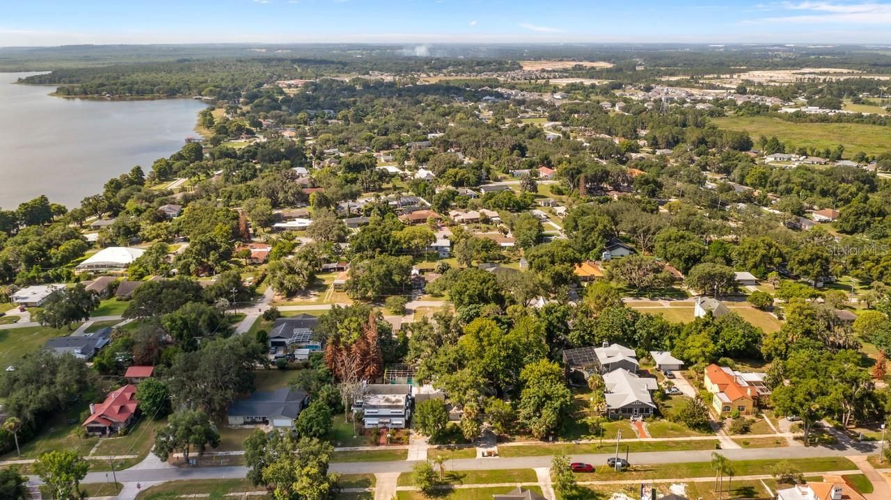 127 E Laurel Avenue, Howey in the Hills, FL 34737 Photo