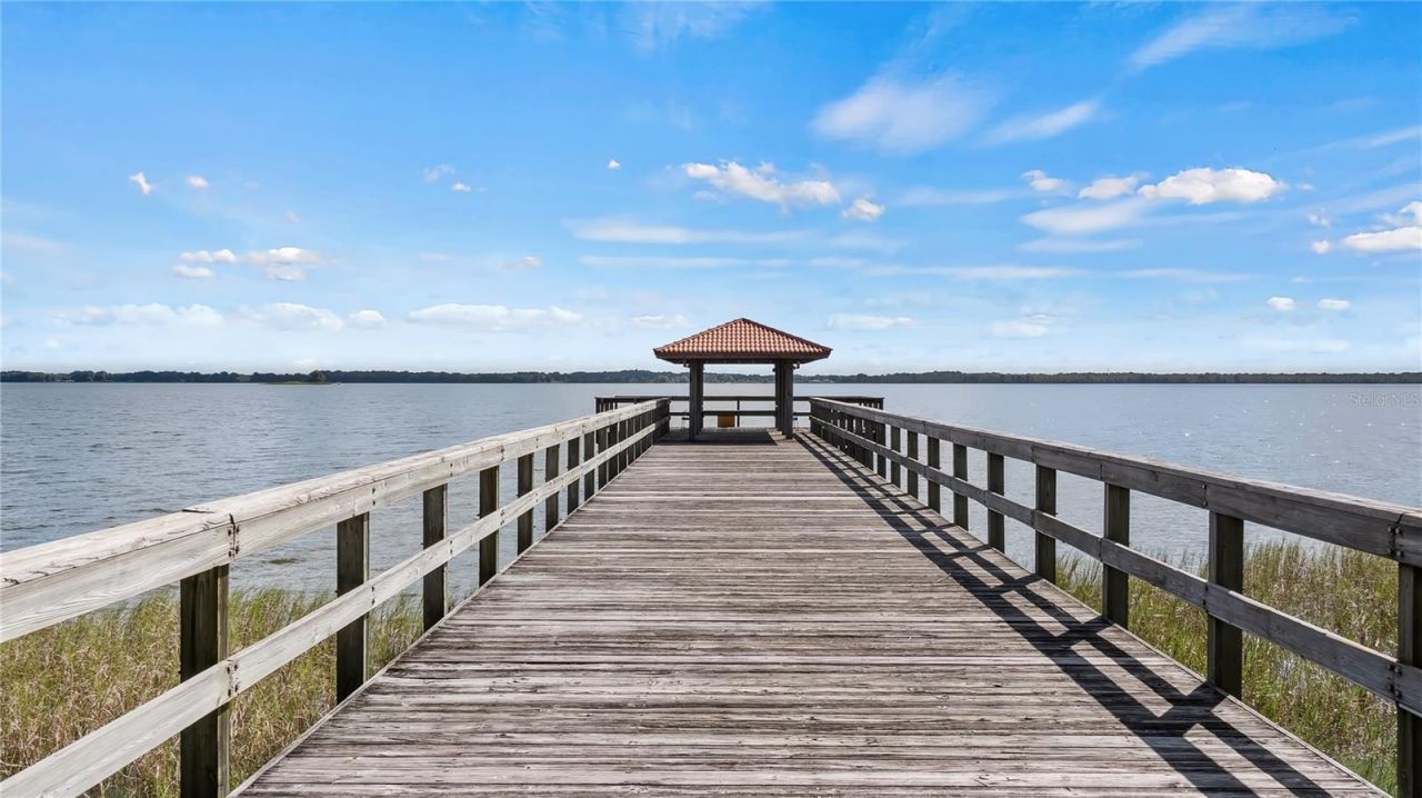 127 E Laurel Avenue , Howey in the Hills, FL 34737 Photo