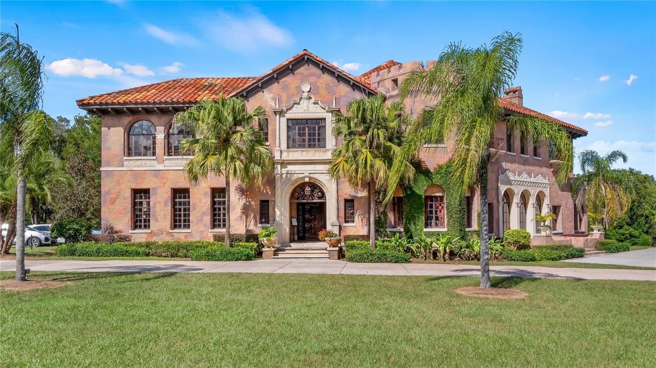 127 E Laurel Avenue, Howey in the Hills, FL 34737 Photo