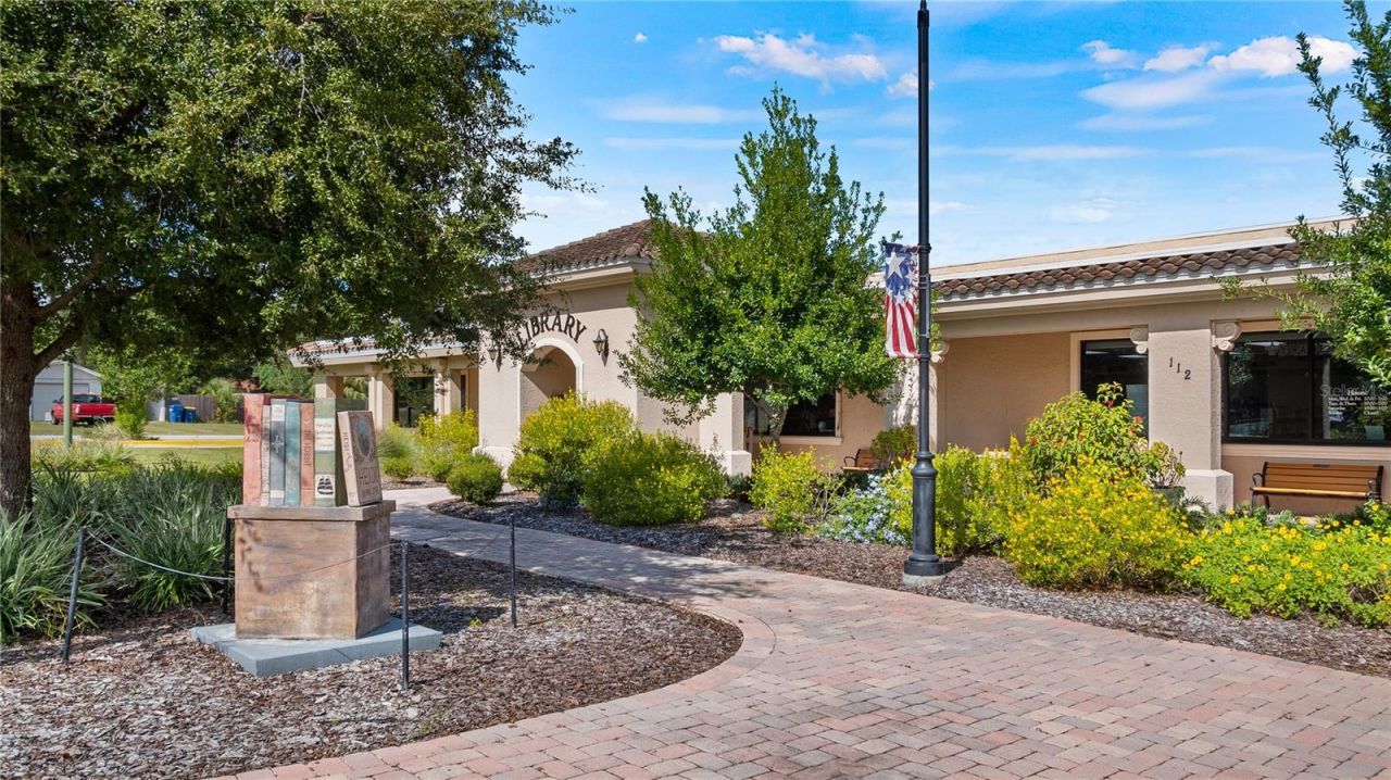 127 E Laurel Avenue , Howey in the Hills, FL 34737 Photo