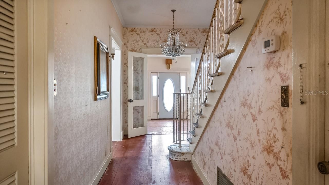 127 E Laurel Avenue, Howey in the Hills, FL 34737 Photo