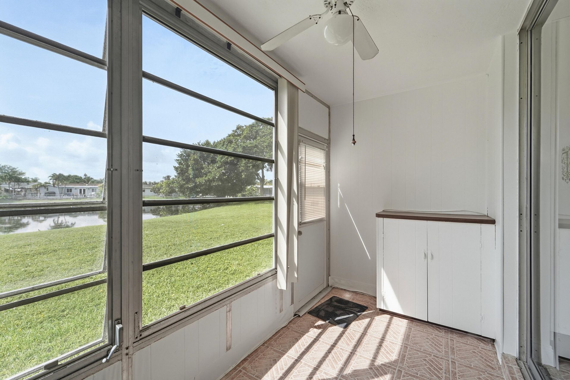 9360 Sunrise Lakes Boulevard, Unit 111, Sunrise, FL 33322 Photo