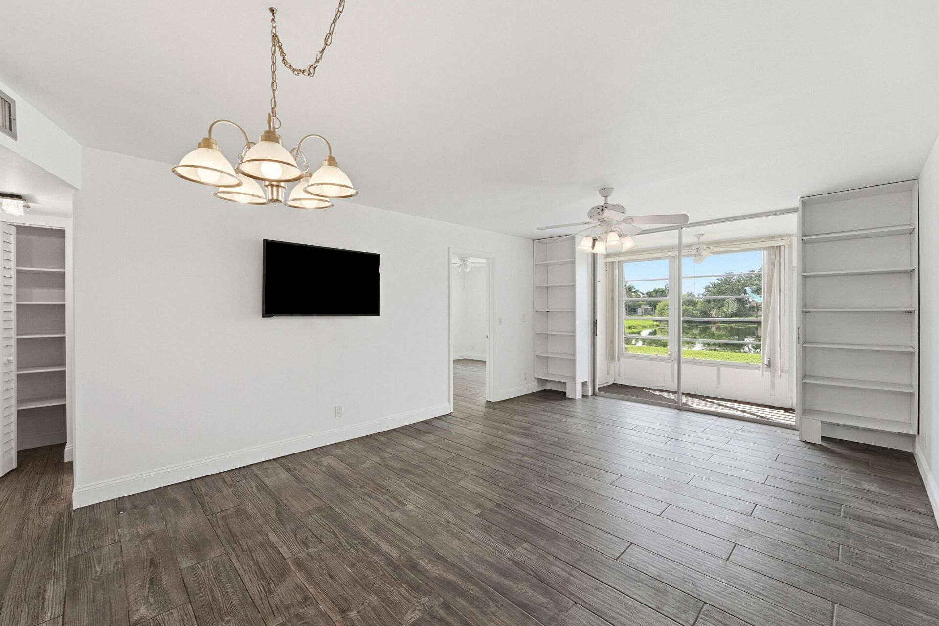 9360 Sunrise Lakes Boulevard, Unit 111, Sunrise, FL 33322 Photo