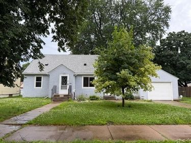 132 Richmond Street E, South Saint Paul, MN 55075