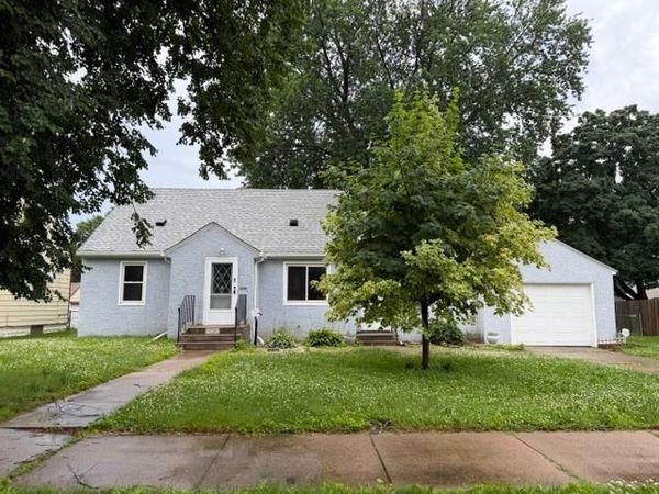 132 Richmond Street E, South Saint Paul, MN 55075