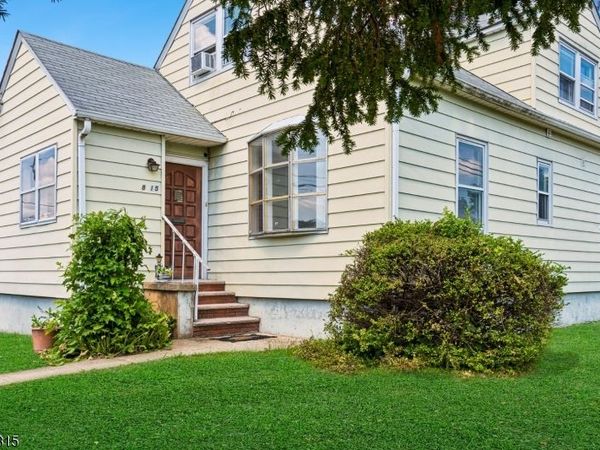 8 Berdan Ave, Fair Lawn, NJ 07410