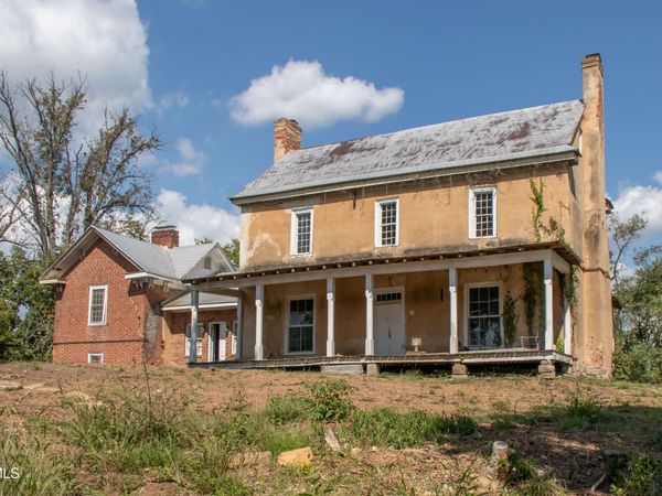 2666 Main Street, Surgoinsville, TN 37873