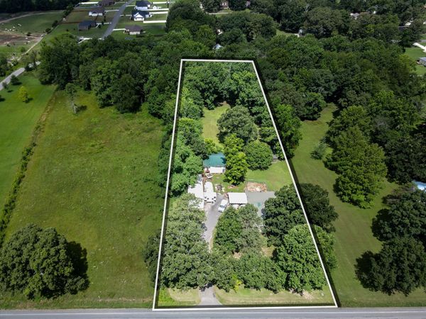 3035 Huntsville Hwy , Fayetteville, TN 37334