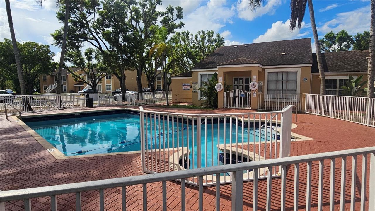 8039 SW 21st Ct, Unit 8039, Miramar, FL 33025 Photo