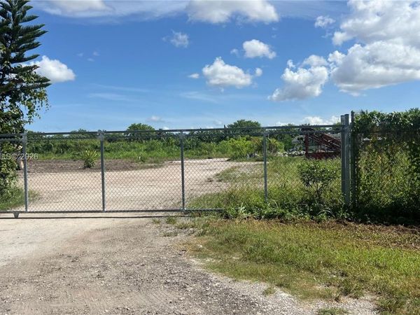 15820 SW 209th Ave , Miami, FL 33187