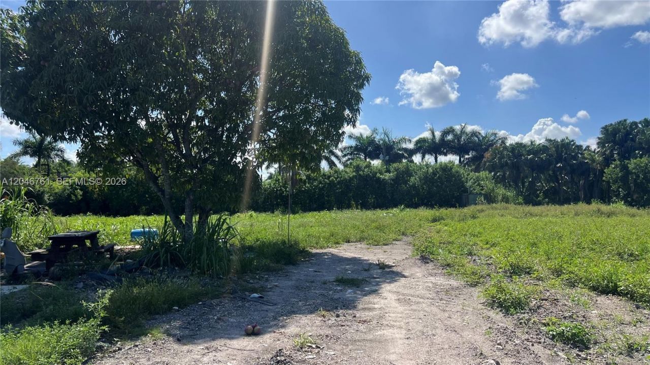 15820 SW 209th Ave , Miami, FL 33187 Photo