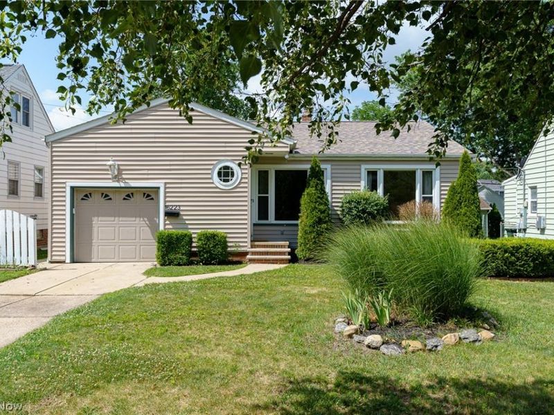 16223 Bardbury Avenue, Middleburg Heights, OH 44130 Photo 1