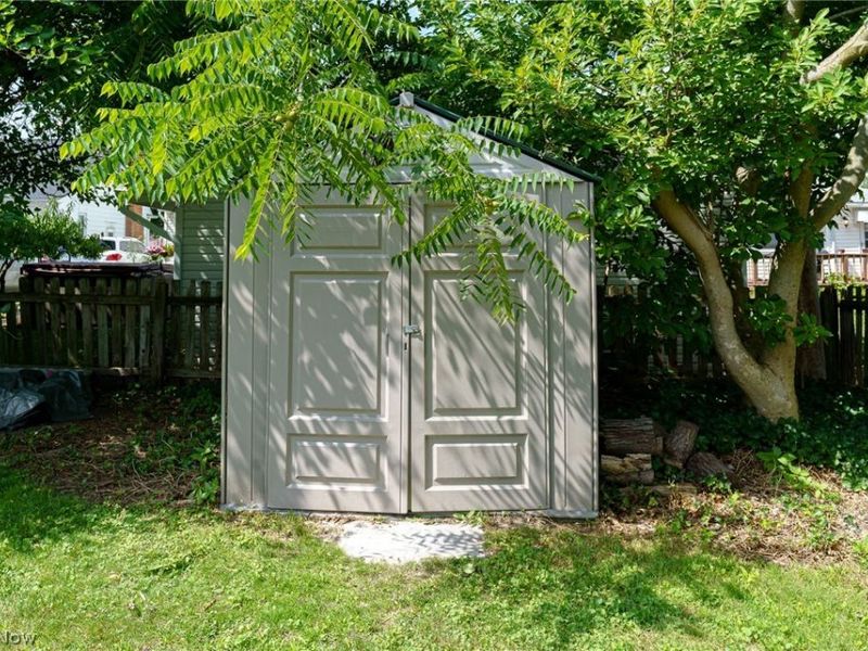 16223 Bardbury Avenue, Middleburg Heights, OH 44130 Photo 34