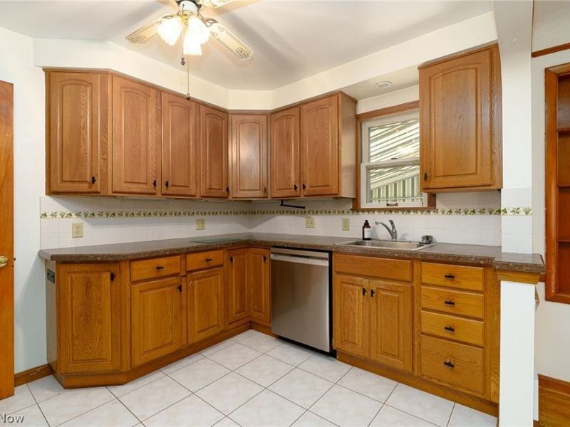 16223 Bardbury Avenue, Middleburg Heights, OH 44130 Photo 7